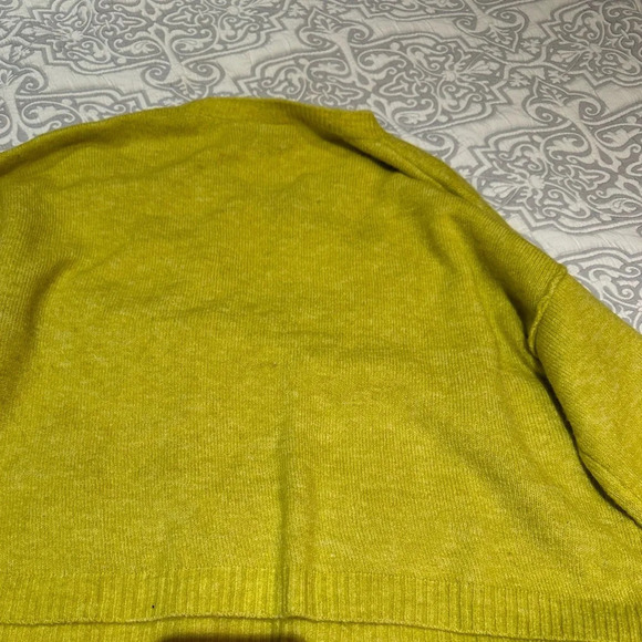 Hooked Up Women Cropped Pullover Sweater - Picture 9 of 9
